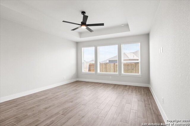 Listing photo id 11 for 413 Canyon Live Oak