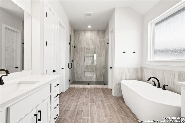 Listing photo id 13 for 413 Canyon Live Oak