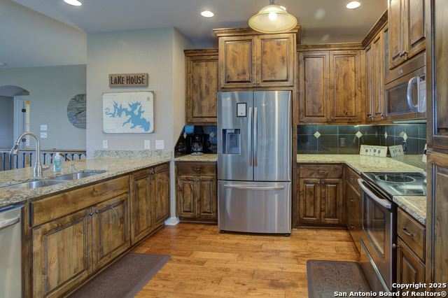 Listing photo id 10 for 1350 Colleen