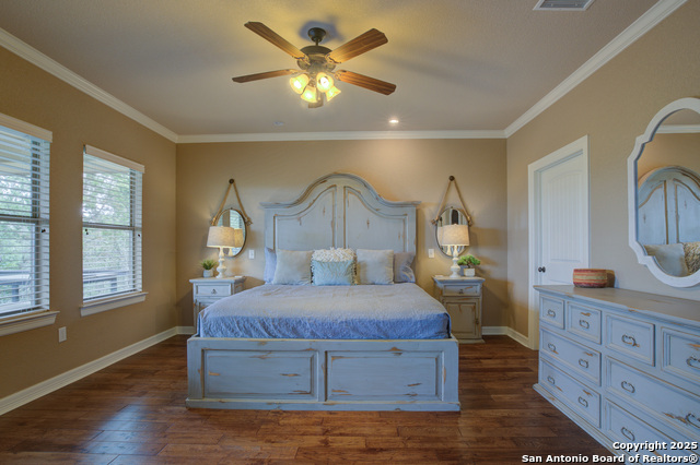 Listing photo id 13 for 1350 Colleen