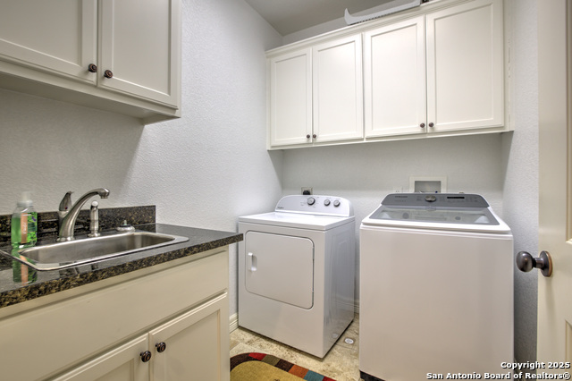 Listing photo id 28 for 1350 Colleen