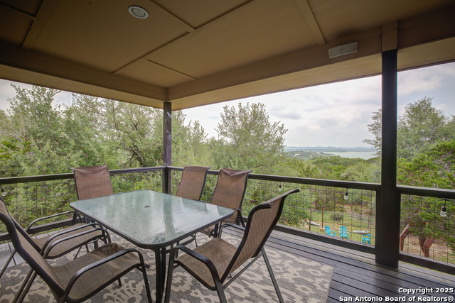 Listing photo id 29 for 1350 Colleen