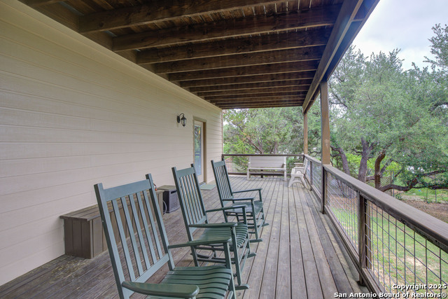 Listing photo id 32 for 1350 Colleen