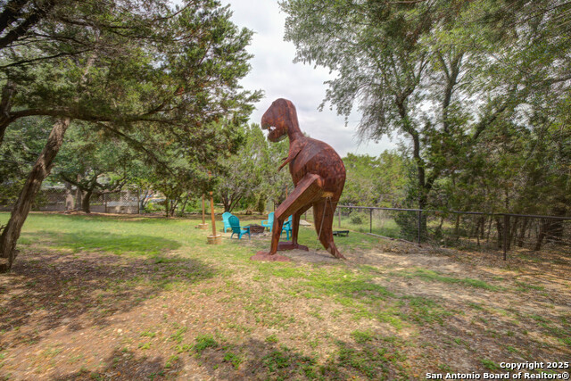 Listing photo id 35 for 1350 Colleen