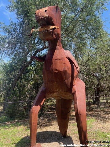 Listing photo id 2 for 1350 Colleen