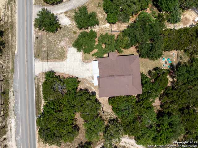 Listing photo id 42 for 1350 Colleen