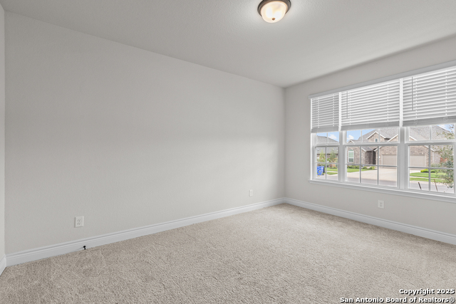 Listing photo id 9 for 342 Bodensee Place