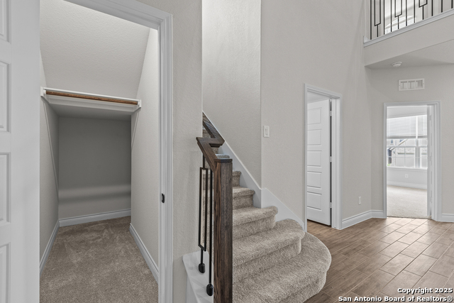 Listing photo id 10 for 342 Bodensee Place