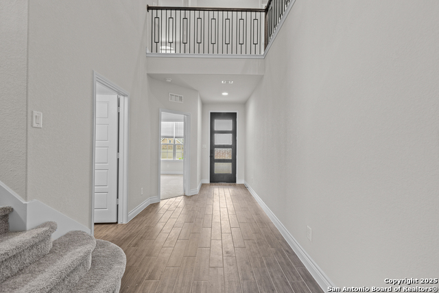 Listing photo id 12 for 342 Bodensee Place