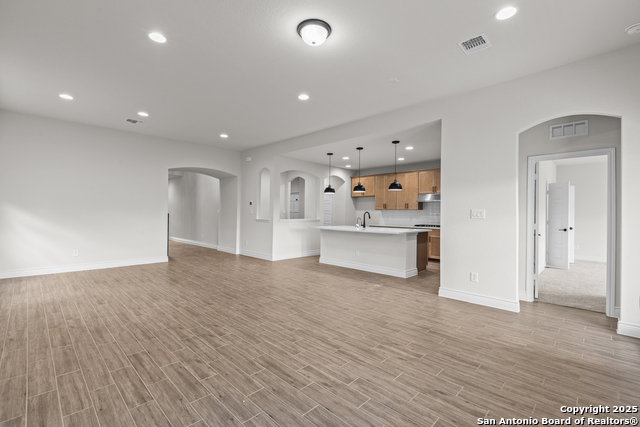 Listing photo id 13 for 342 Bodensee Place