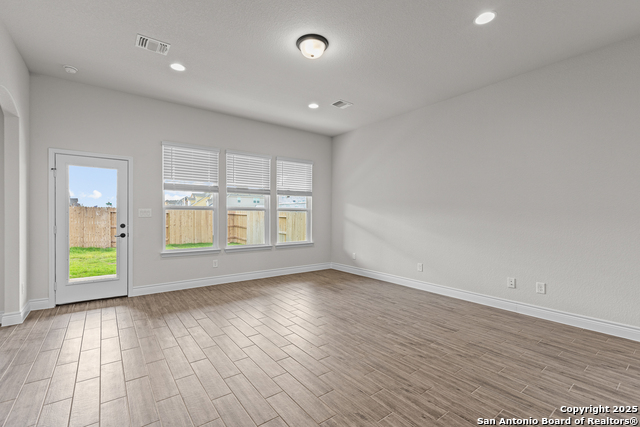 Listing photo id 15 for 342 Bodensee Place