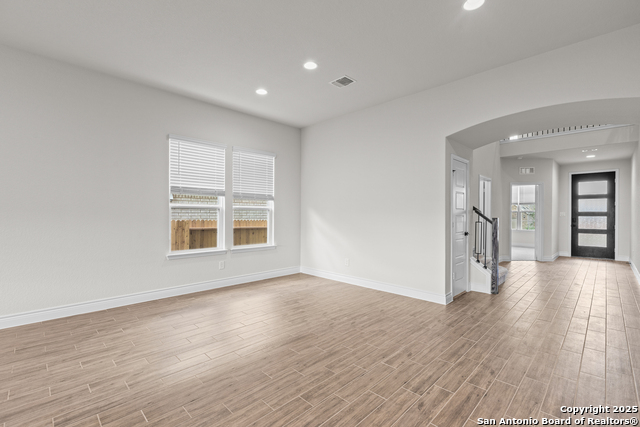 Listing photo id 17 for 342 Bodensee Place