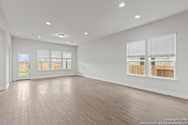 Listing photo id 18 for 342 Bodensee Place