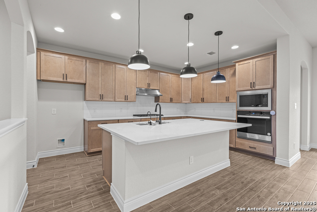 Listing photo id 24 for 342 Bodensee Place