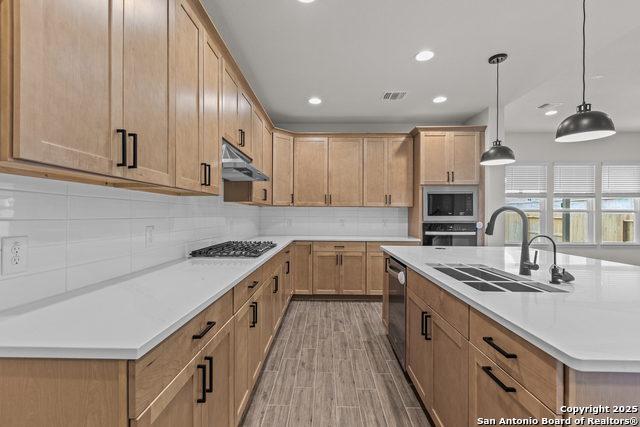 Listing photo id 25 for 342 Bodensee Place