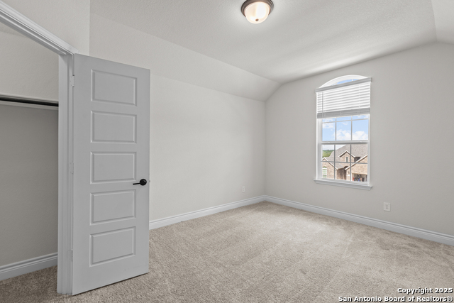 Listing photo id 4 for 342 Bodensee Place