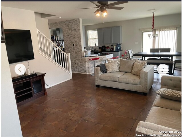 Image 2 of 5 For 9135 Wind Crown