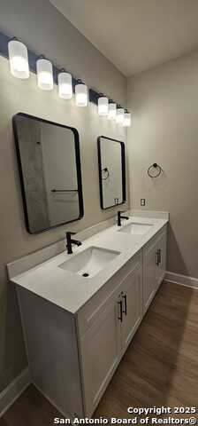 Listing photo id 11 for 7205 Exeter  