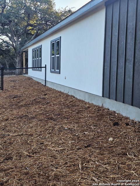 Listing photo id 0 for 7205 Exeter  