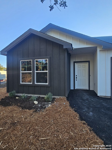 Listing photo id 1 for 7205 Exeter  