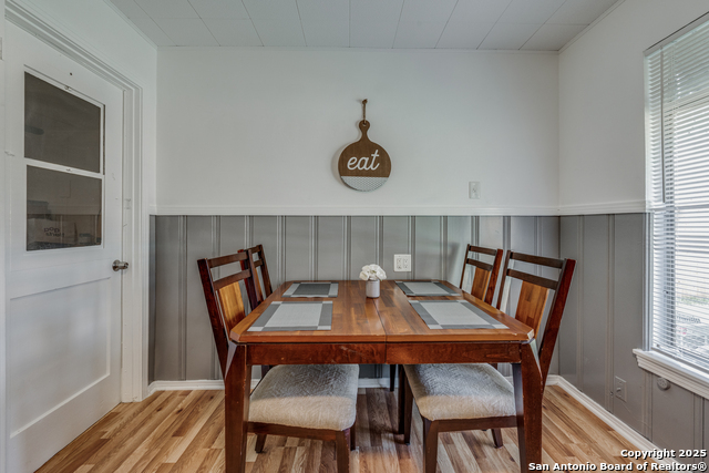 Image 3 of 11 For 339 Edgebrook