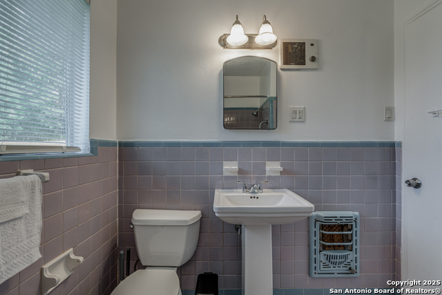 Image 6 of 11 For 339 Edgebrook