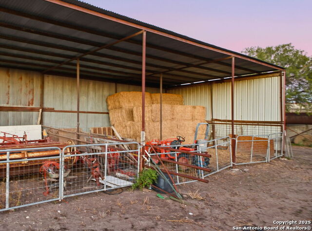 Listing photo id 8 for 3311 Freudenburg