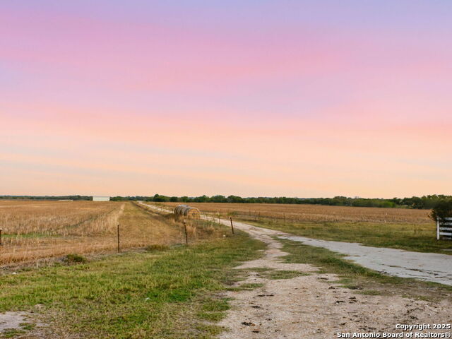 Listing photo id 2 for 3311 Freudenburg