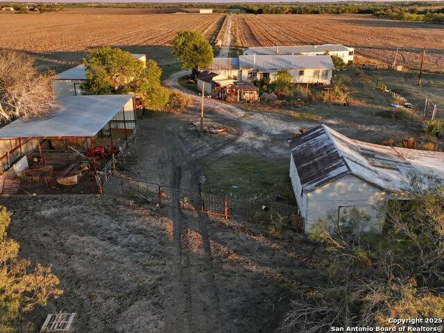 Listing photo id 5 for 3311 Freudenburg