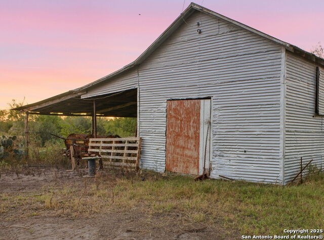 Listing photo id 7 for 3311 Freudenburg