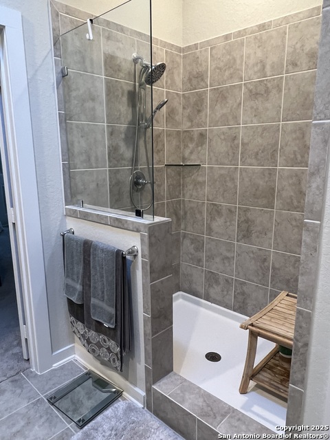 Image 15 of 36 For 7915 Needle Creek