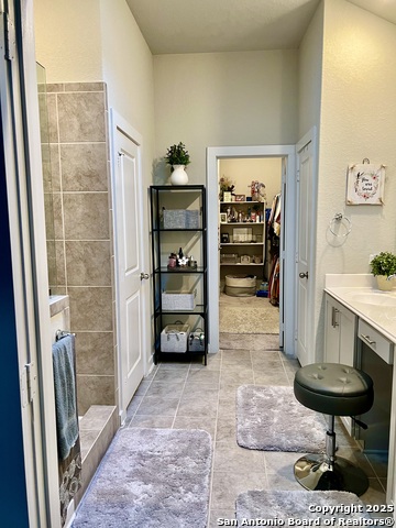 Image 18 of 36 For 7915 Needle Creek