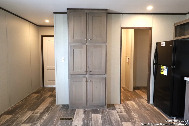 Image 6 of 17 For 325 11th S