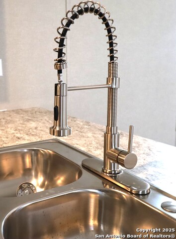 Image 7 of 17 For 325 11th S