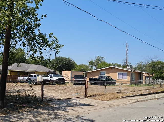 Image 3 of 3 For 802 Proctor  