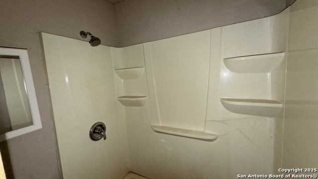 Image 5 of 13 For 442 41st Sw