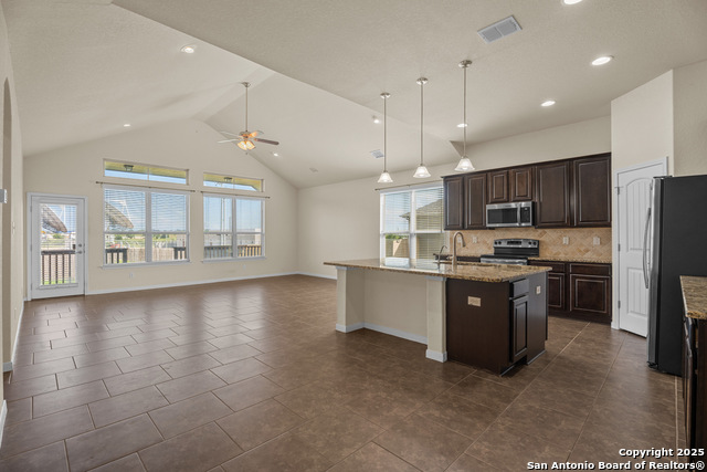 Image 6 of 36 For 3546 High Cloud