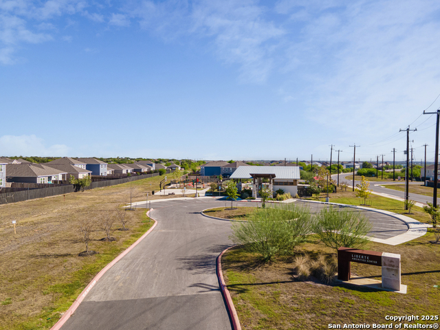 Image 27 of 29 For 5639 Pearl Meadow