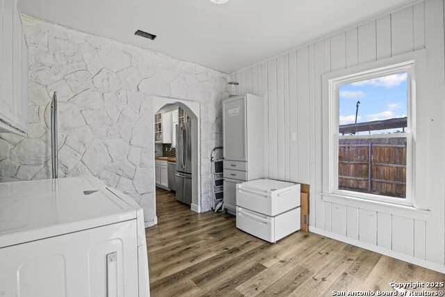 Image 10 of 21 For 281 Hermine Blvd