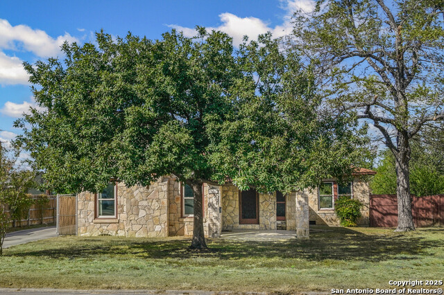 Image 2 of 21 For 281 Hermine Blvd