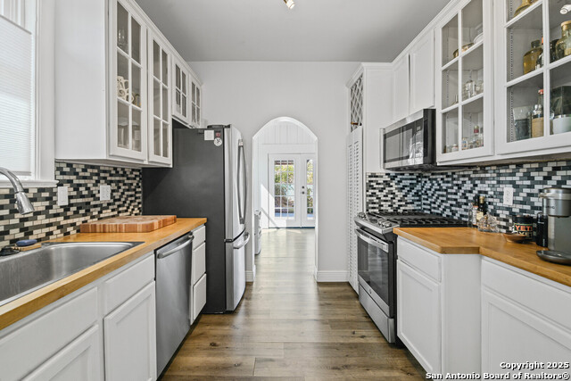 Image 8 of 21 For 281 Hermine Blvd