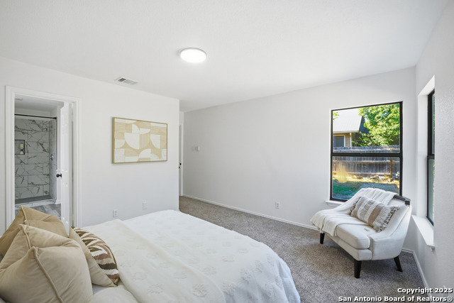 Listing photo id 14 for 9151 Tree Village