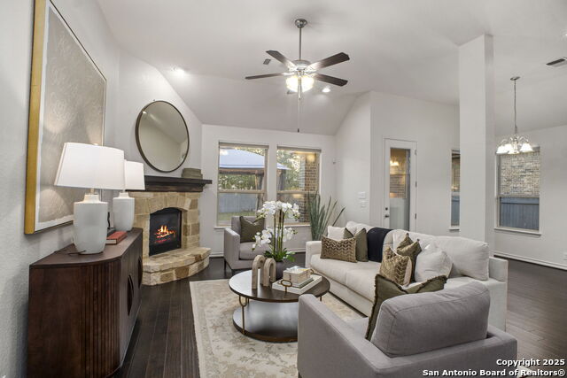 Image 4 of 26 For 111 Cimarron