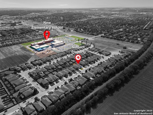 Listing photo id 29 for 8232 Breezy Cove