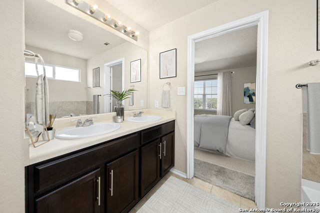 Listing photo id 16 for 1607 Tree Run