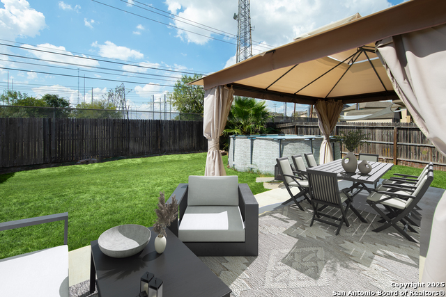 Listing photo id 22 for 1607 Tree Run