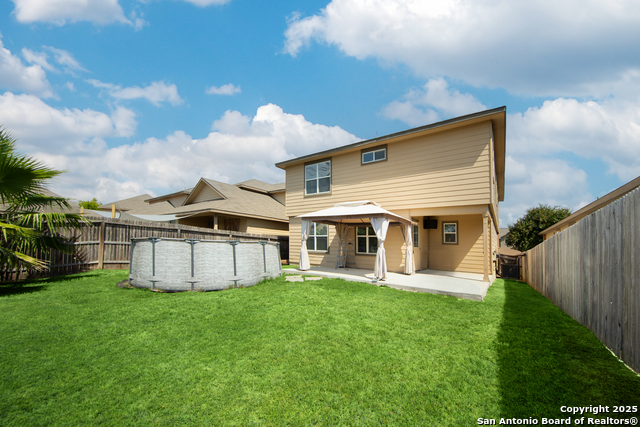 Listing photo id 23 for 1607 Tree Run