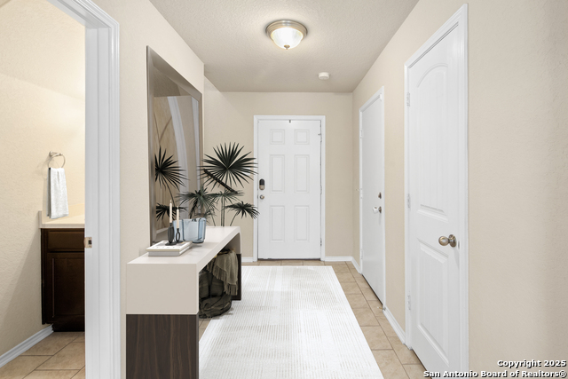 Listing photo id 2 for 1607 Tree Run