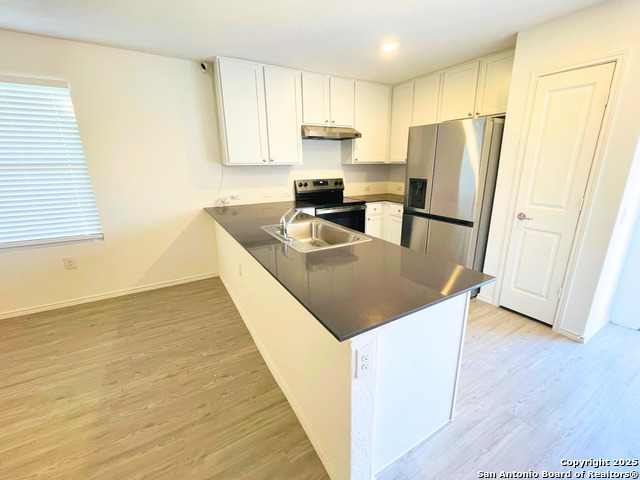 Image 10 of 33 For 13307 Dutra  