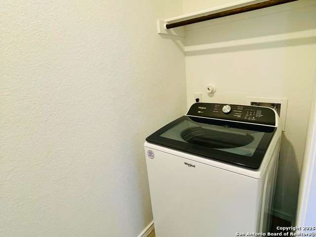 Image 19 of 33 For 13307 Dutra  